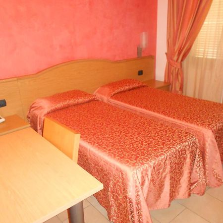 Hotel Tenda Rossa Marina Di Carrara Luaran gambar