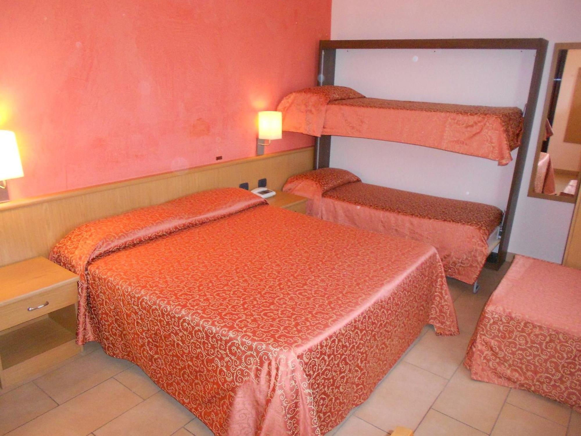Hotel Tenda Rossa Marina Di Carrara Luaran gambar
