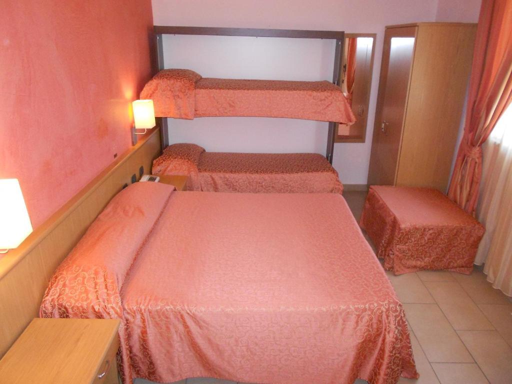 Hotel Tenda Rossa Marina Di Carrara Bilik gambar