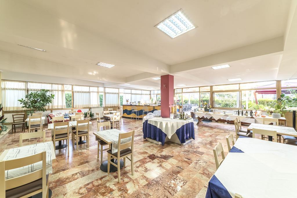 Hotel Tenda Rossa Marina Di Carrara Luaran gambar